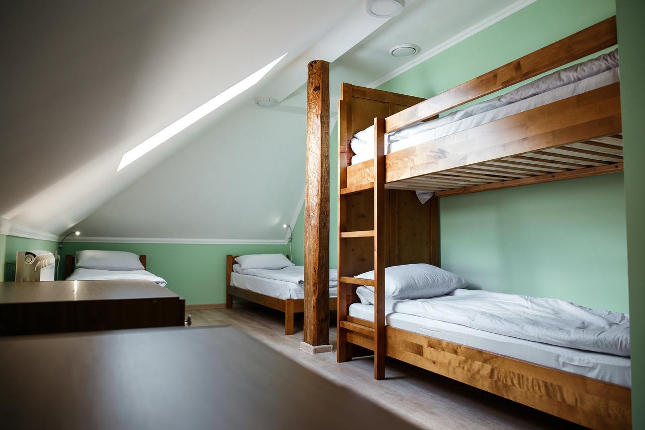 Sweet Home Hostel / Guest House Chernivtsi Exterior photo