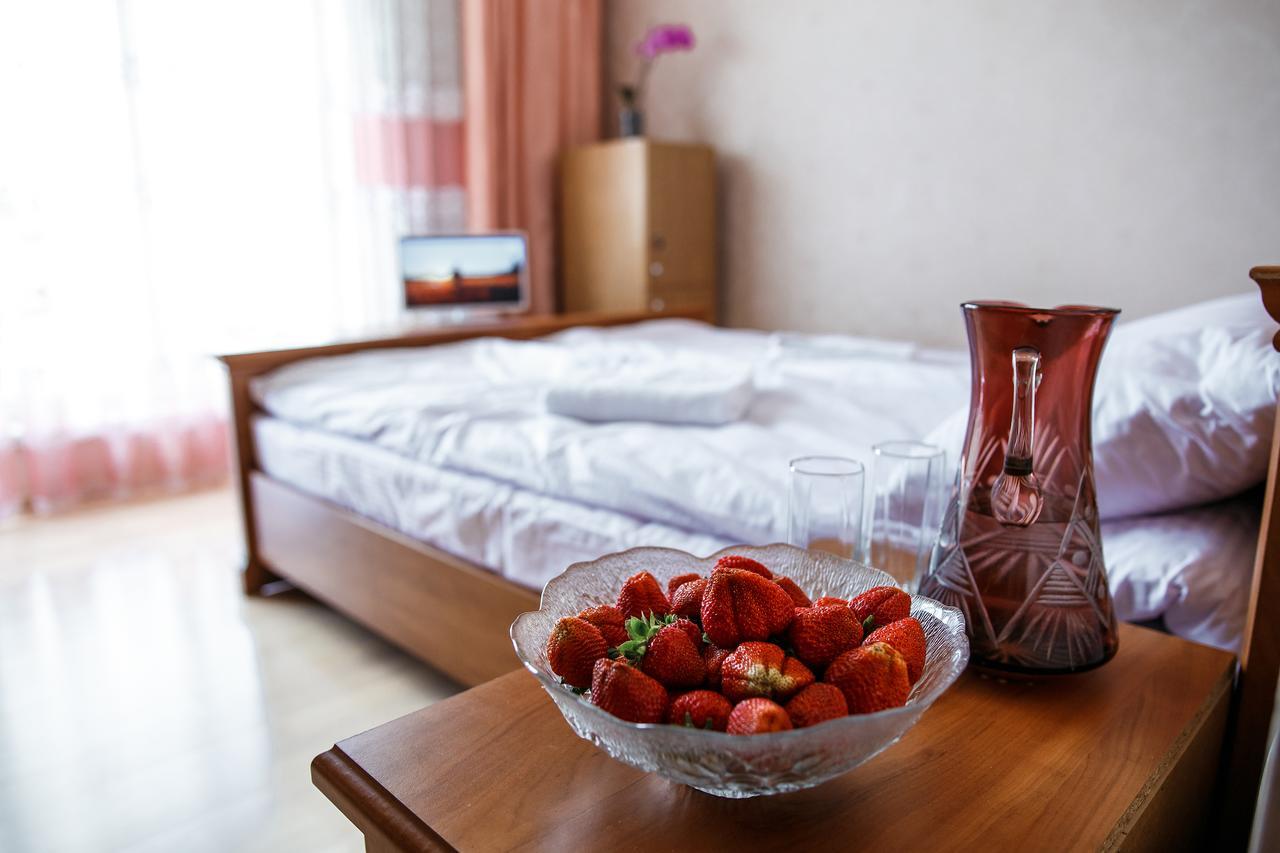 Sweet Home Hostel / Guest House Chernivtsi Exterior photo
