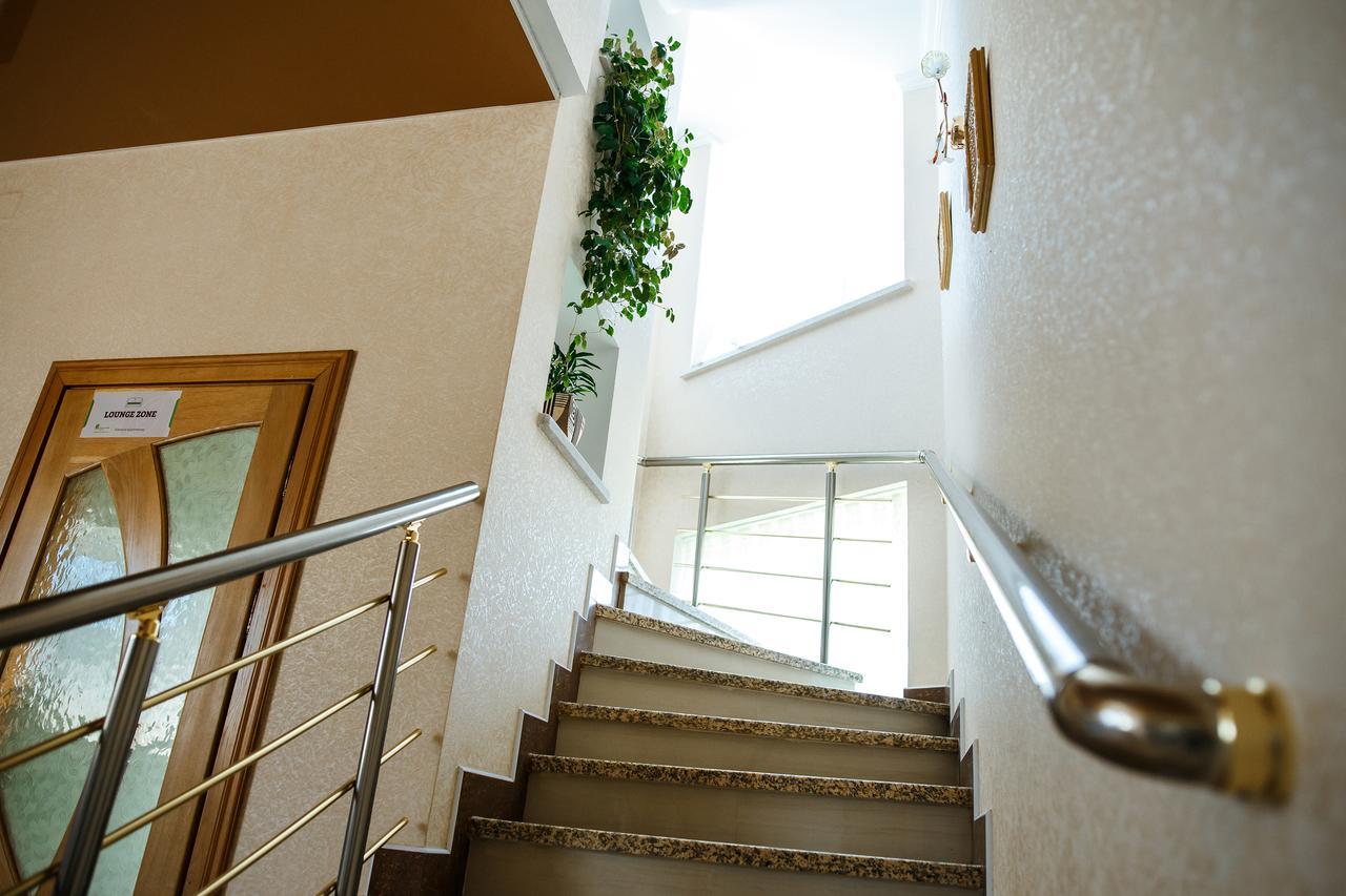Sweet Home Hostel / Guest House Chernivtsi Exterior photo